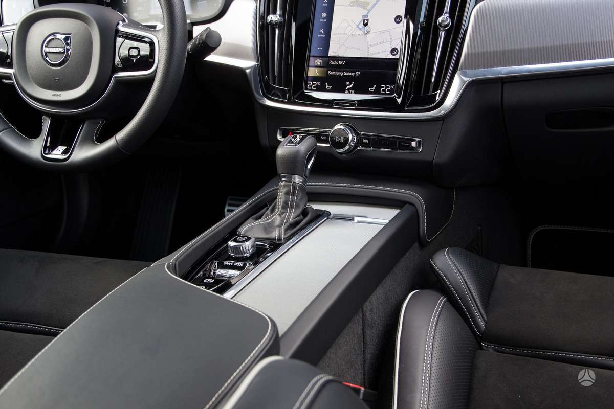 Volvo S90, 2.0 l., Седан