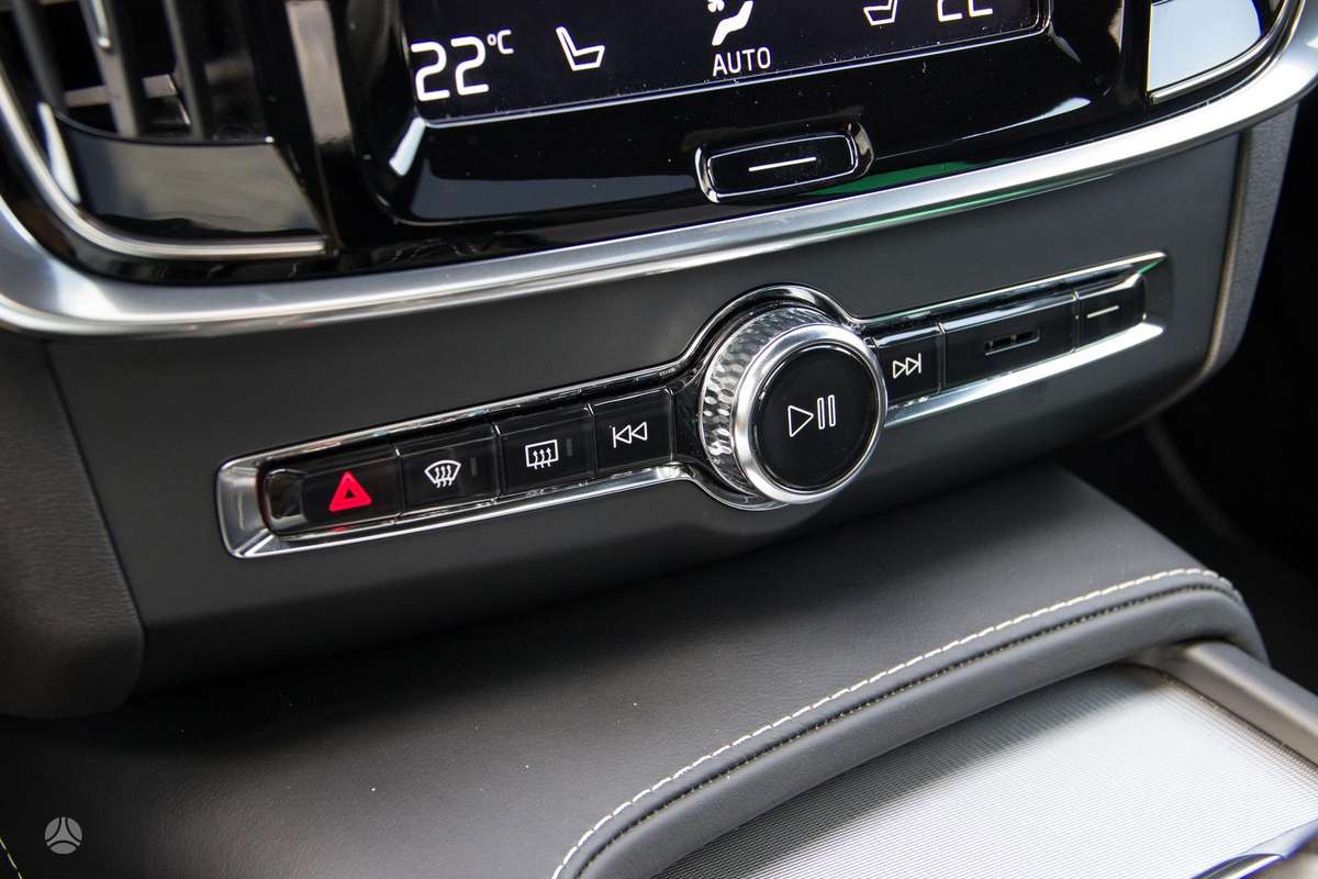 Volvo S90, 2.0 l., Седан