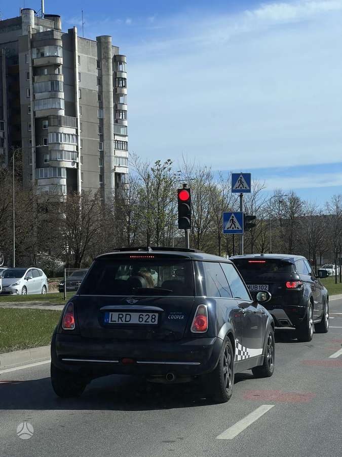 Mini Cooper, 1.6 l., hatchback