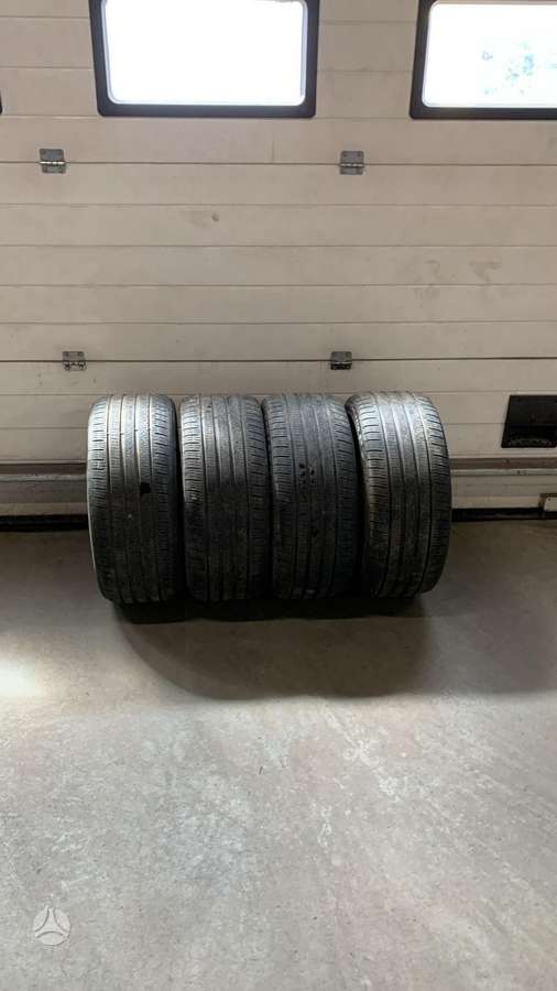 Pirelli Cinturito, summer 245/40 R18