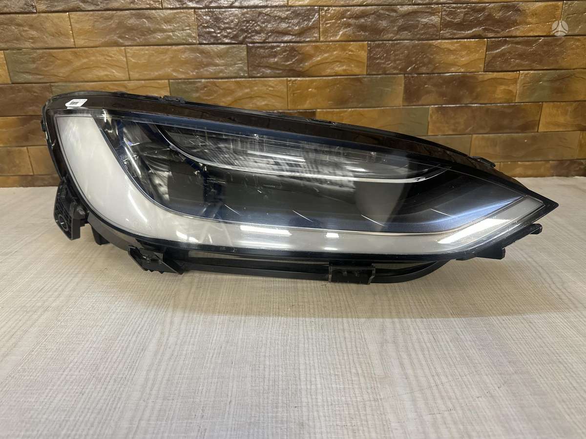 Tesla Model X, 103431900B 10341900c, lights