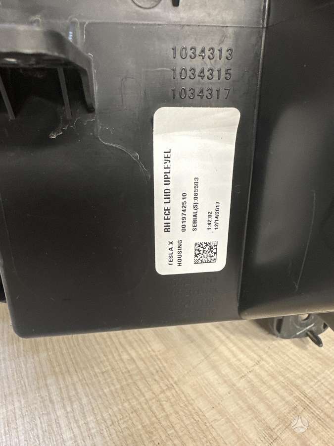 Tesla Model X, 103431900B 10341900c, žibintai