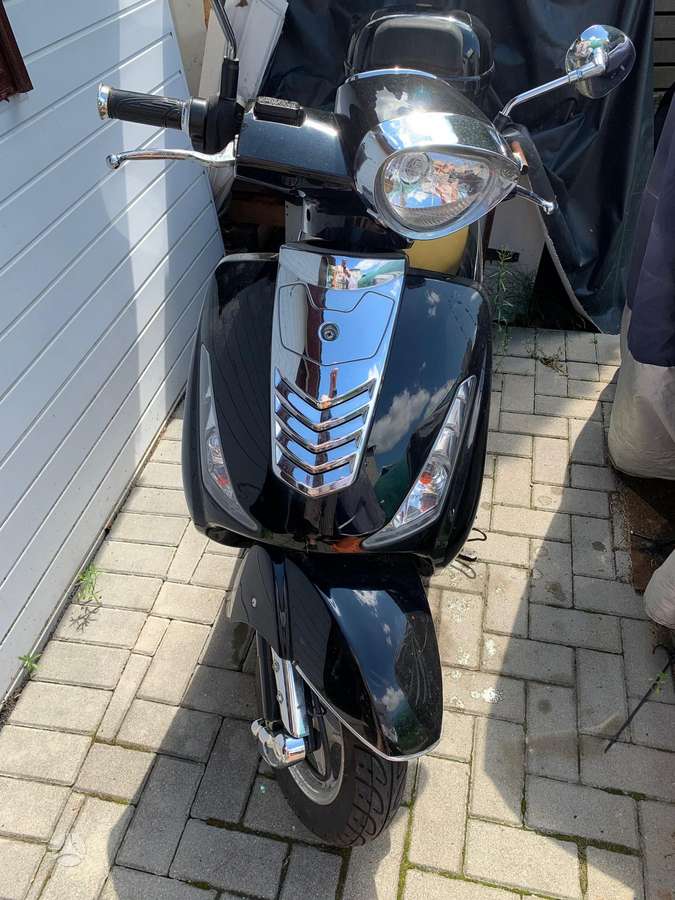 -Kita- -kita-, e-scooters