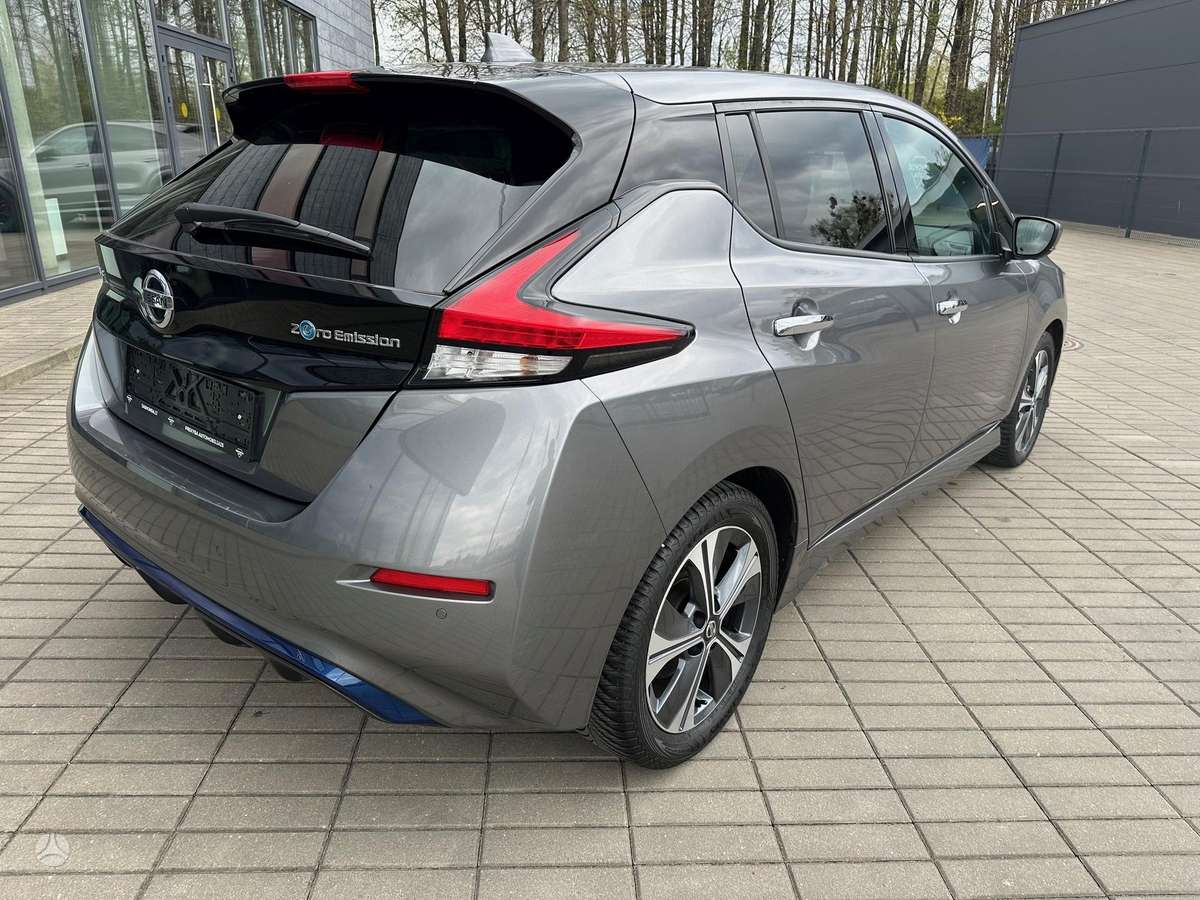 Nissan Leaf, 40 kWh, hatchback