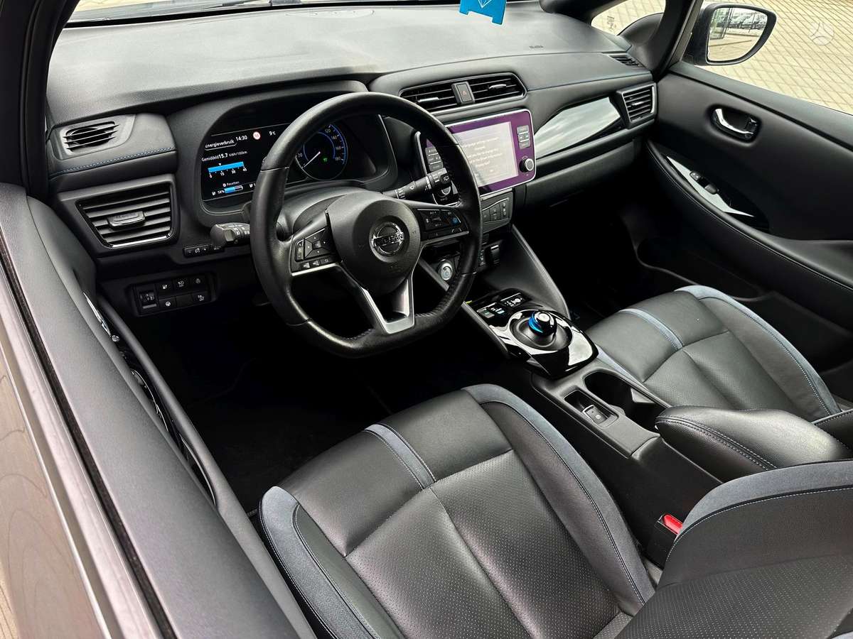 Nissan Leaf, 40 kWh, hatchback