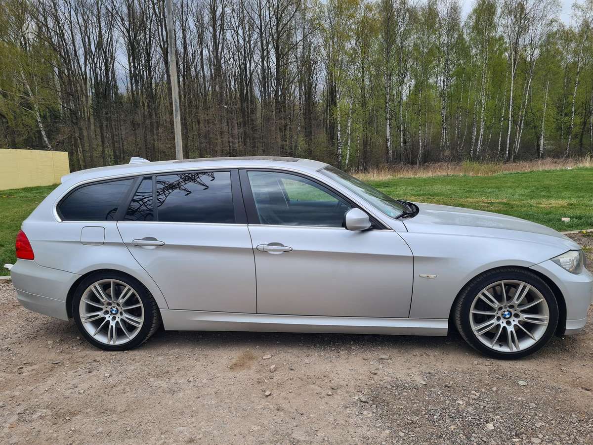 BMW 330, 3.0 l., Универсал