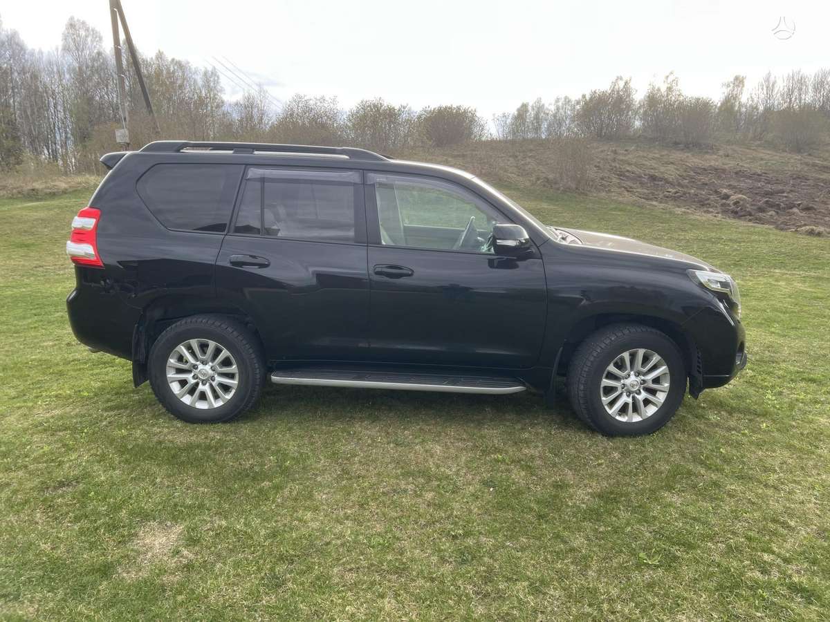 Toyota Land Cruiser - 2