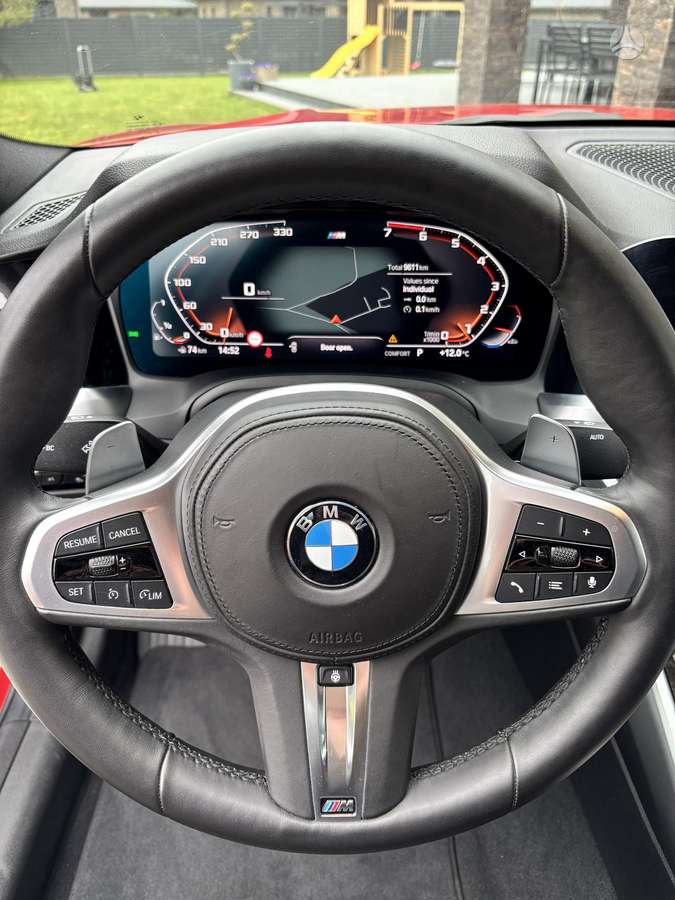 BMW 330, 2.0 l., Седан