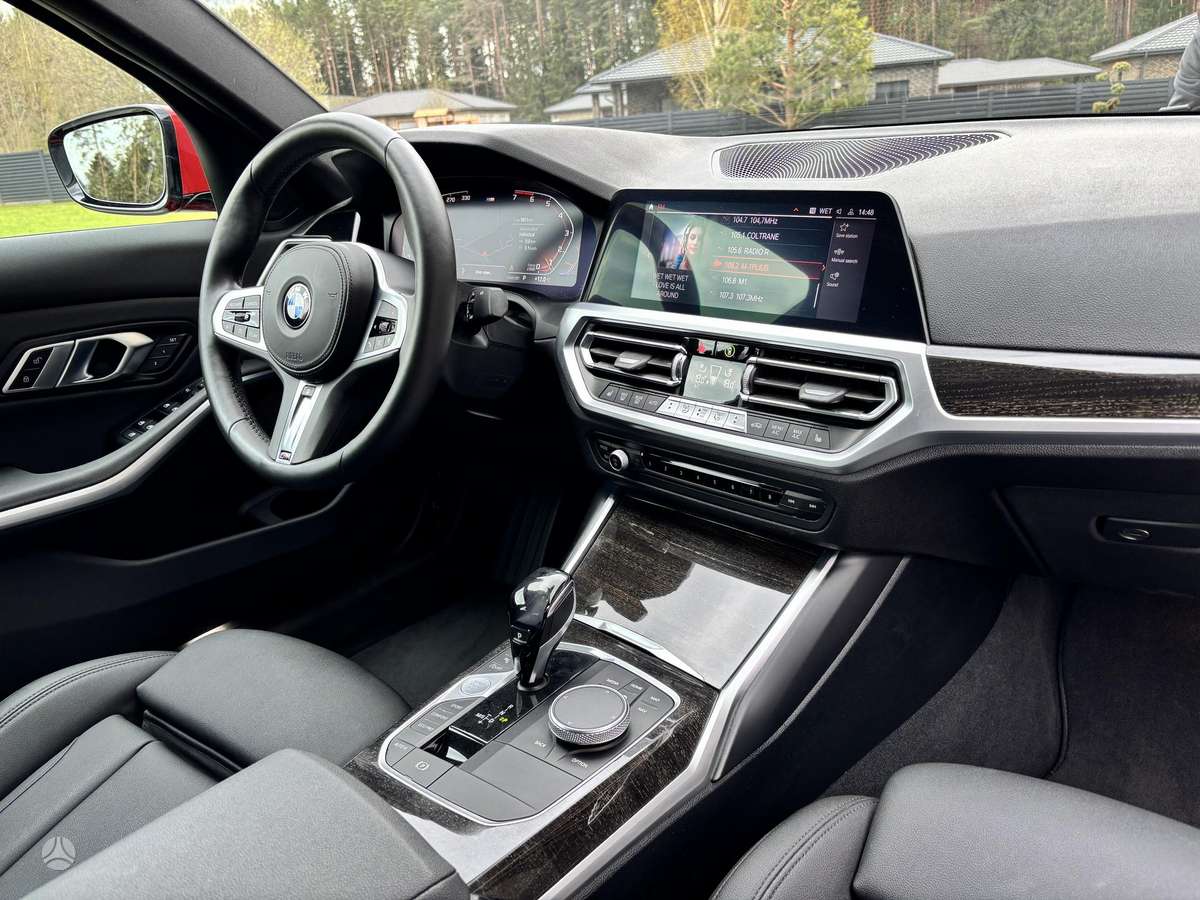 BMW 330, 2.0 l., Седан