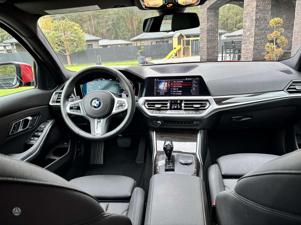 BMW 330, 2.0 l., Седан
