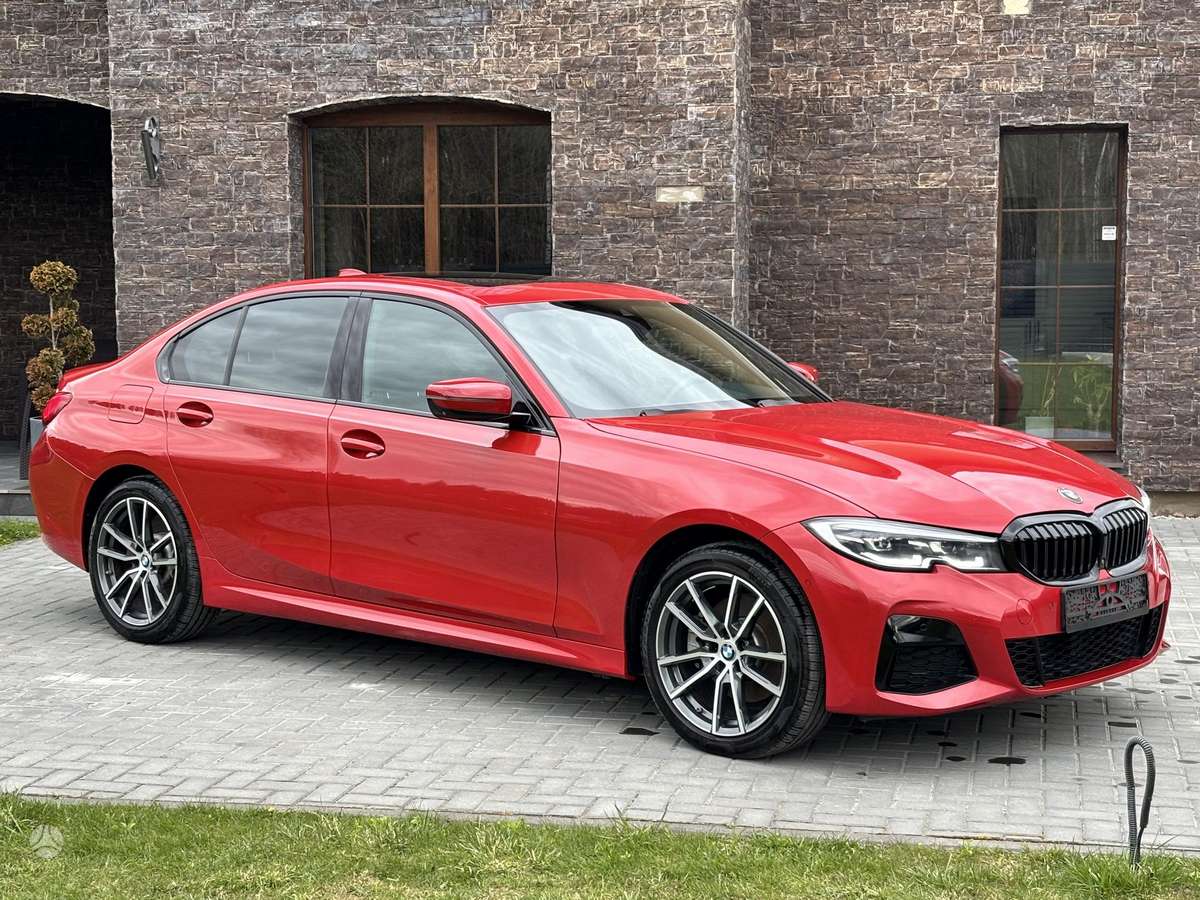 BMW 330, 2.0 l., Седан