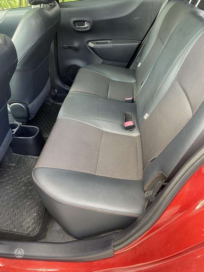 Toyota Yaris - 8
