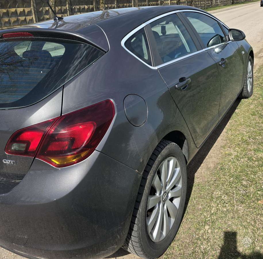 Opel Astra, 1.7 l., hatchback