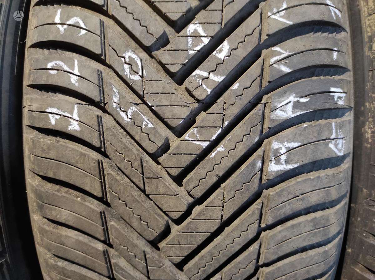 Pirelli, зимние 225/50 R18