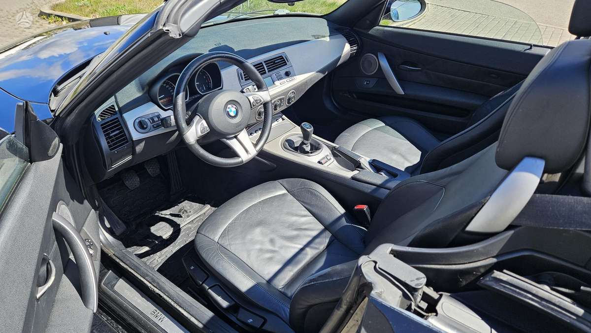 BMW Z4, 2.2 l., convertible