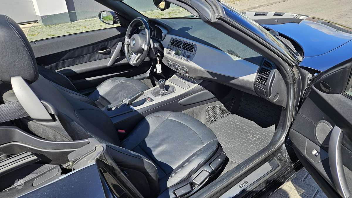 BMW Z4, 2.2 l., convertible