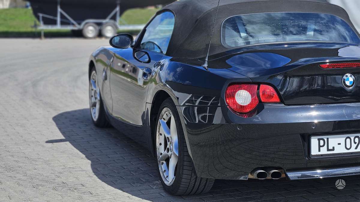 BMW Z4, 2.2 l., convertible