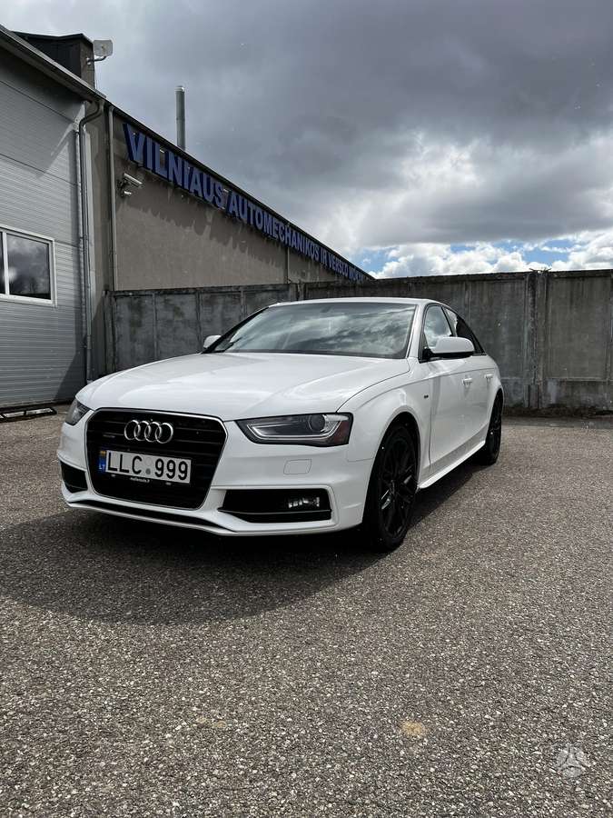 Audi A4, 2.0 l., saloon / sedan