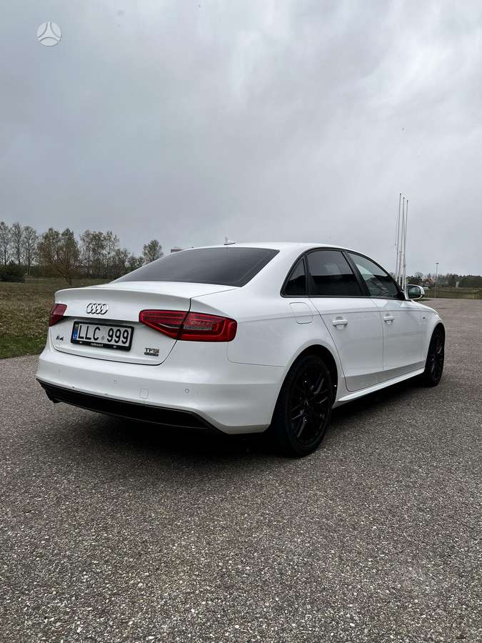 Audi A4, 2.0 l., saloon / sedan
