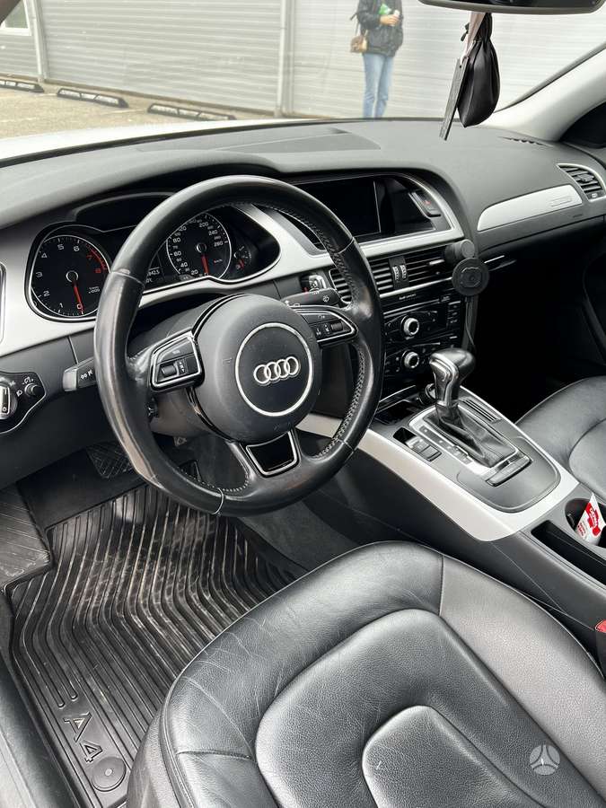 Audi A4, 2.0 l., saloon / sedan