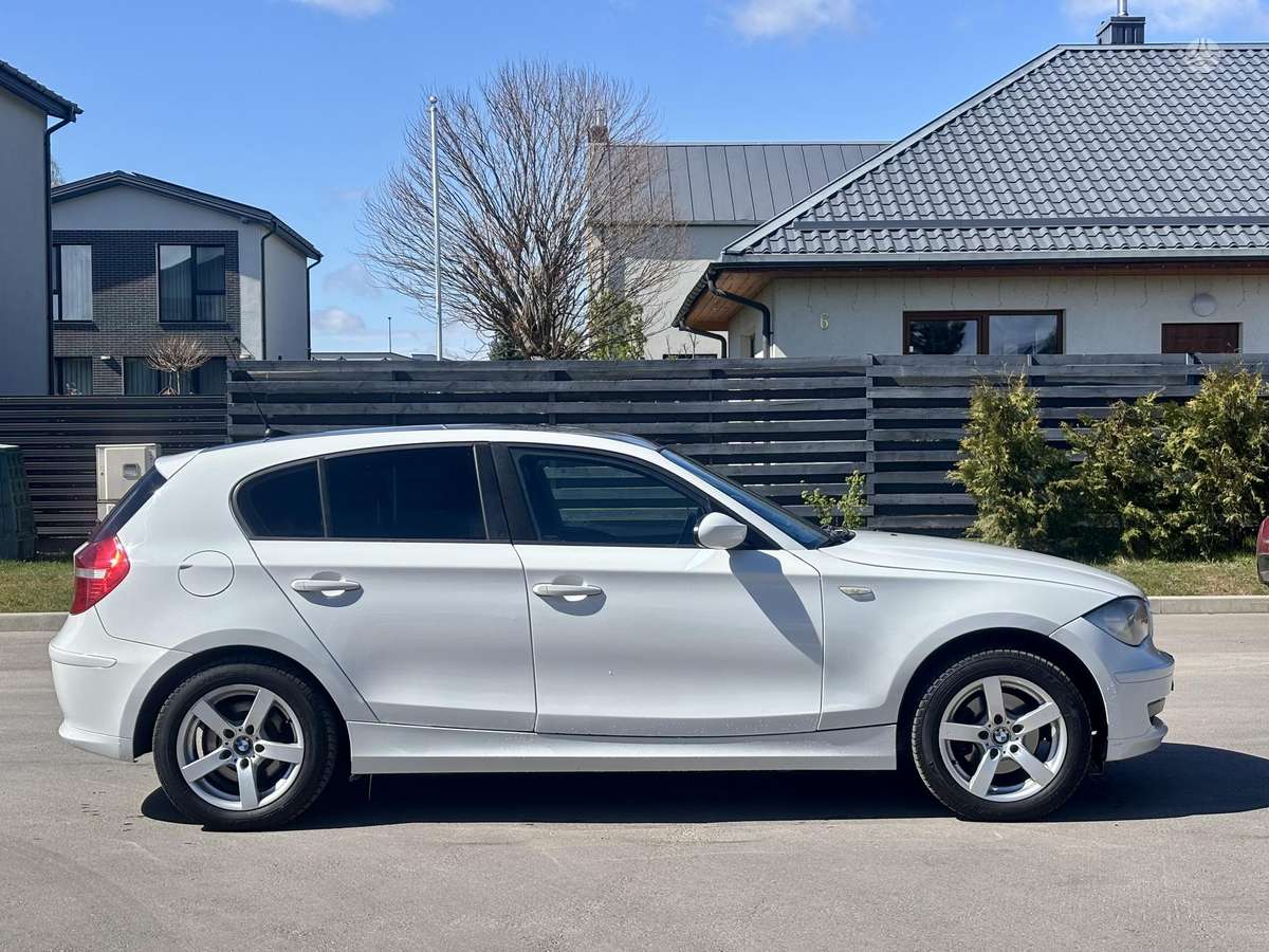 BMW 120, 2.0 l., hatchback