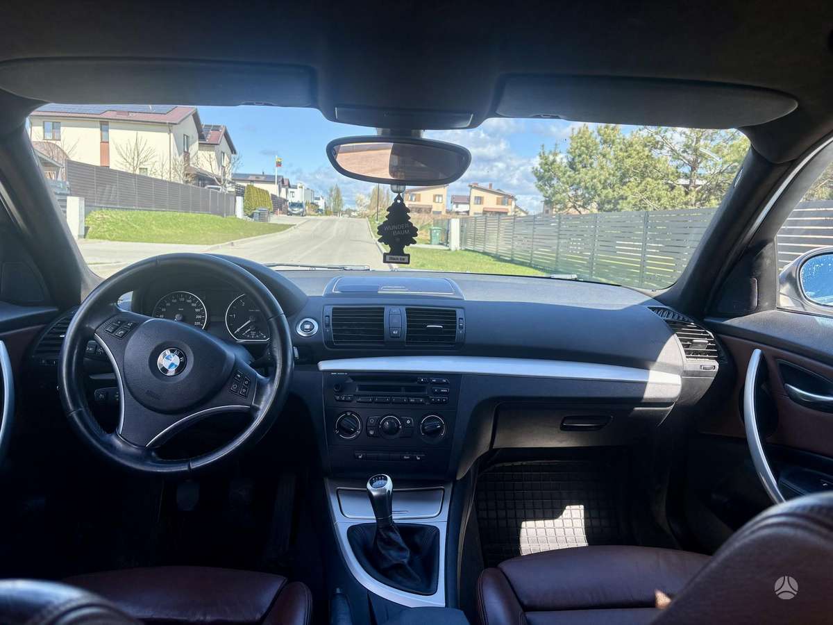 BMW 120, 2.0 l., hatchback