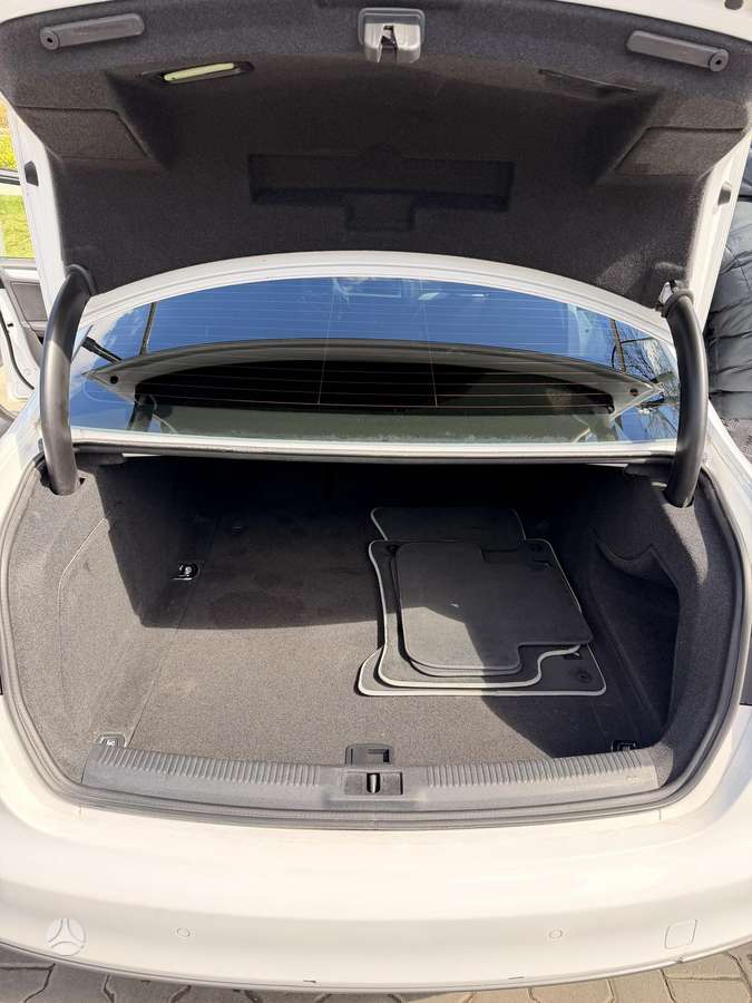 Audi A4, 2.0 l., saloon / sedan