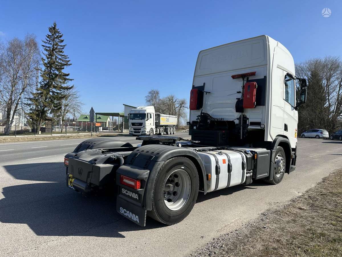 Scania R 450 ADR, double sleeper