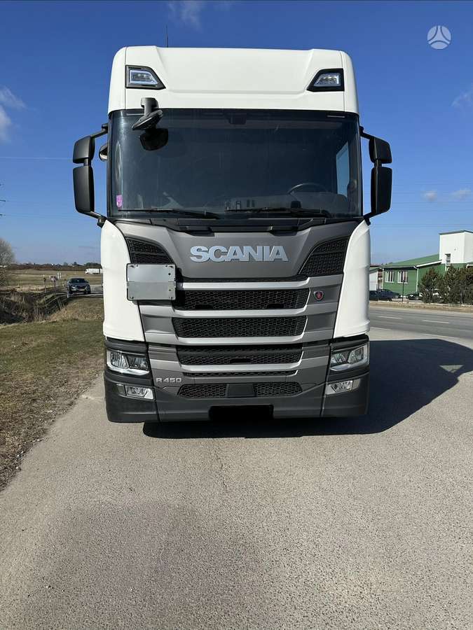Scania R 450 ADR, double sleeper
