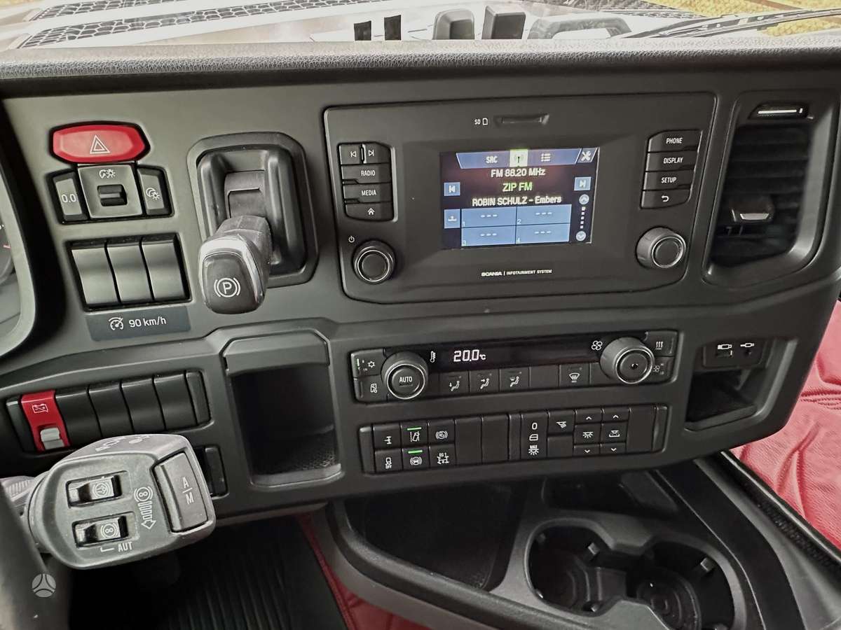 Scania R 450 ADR, double sleeper