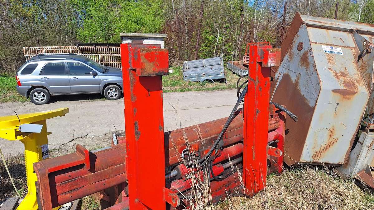 -Kita- Griebtuvas, forklifts