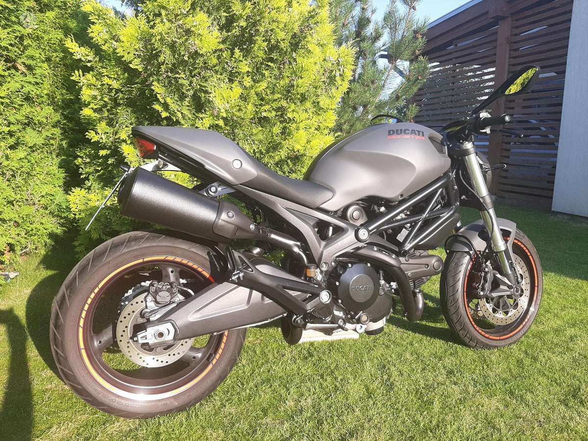 Ducati Monster 696cc, street / classic