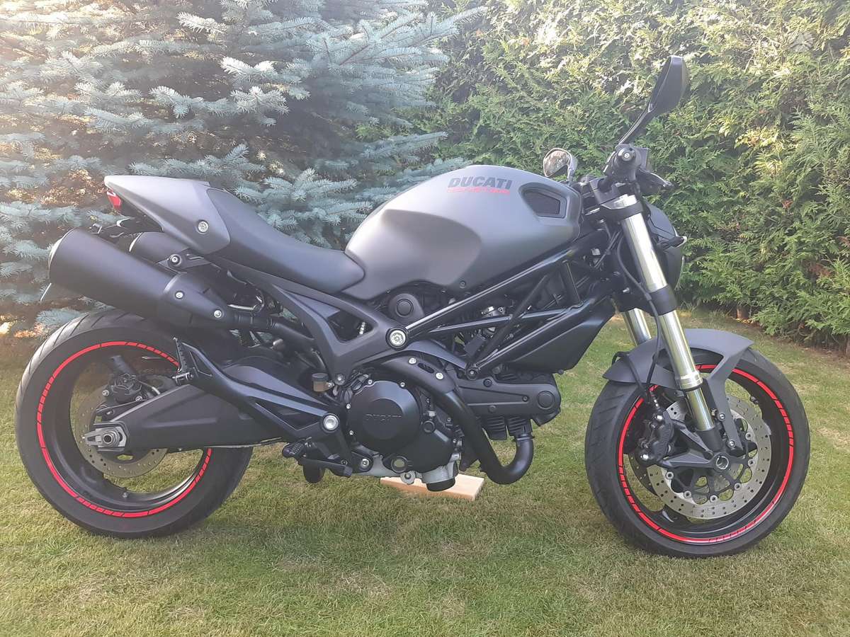 Ducati Monster 696cc, street / classic