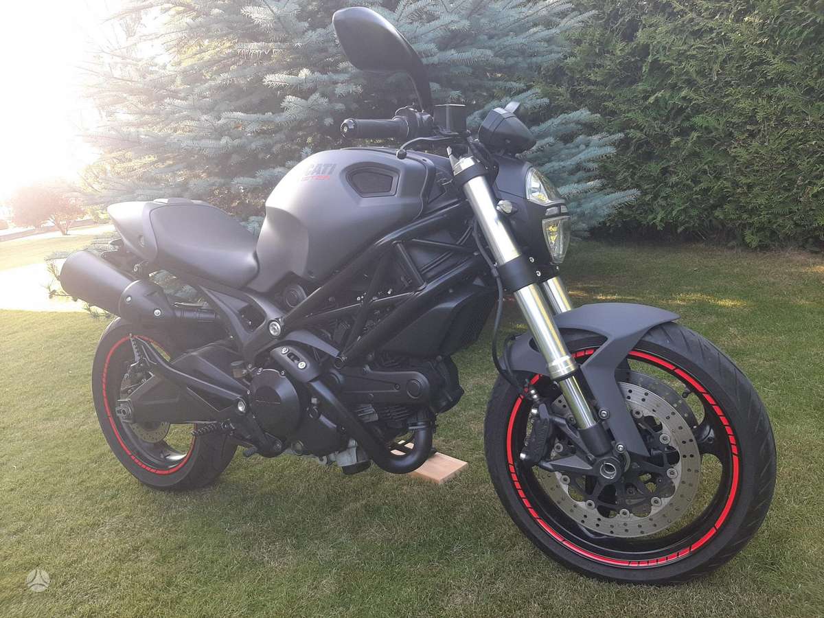 Ducati Monster 696cc, street / classic