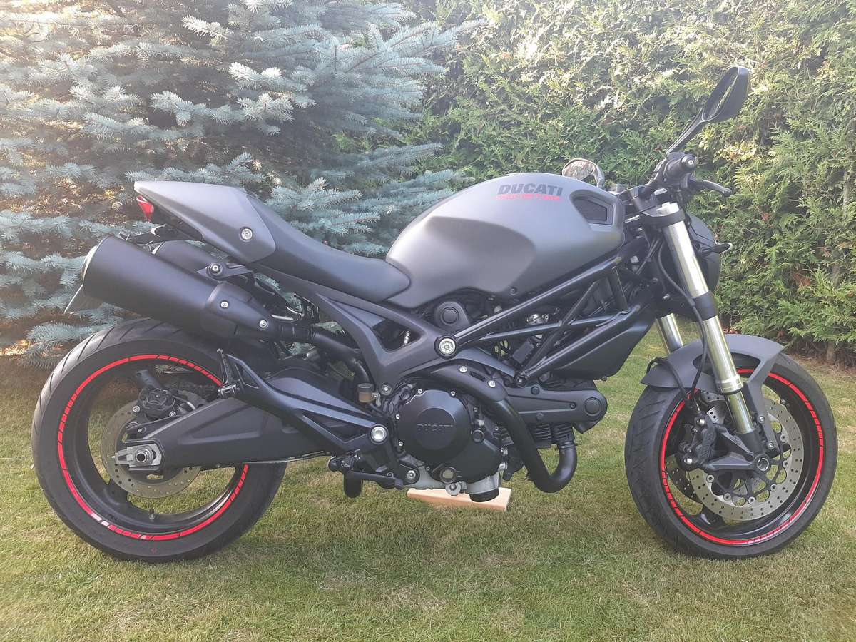 Ducati Monster 696cc, street / classic