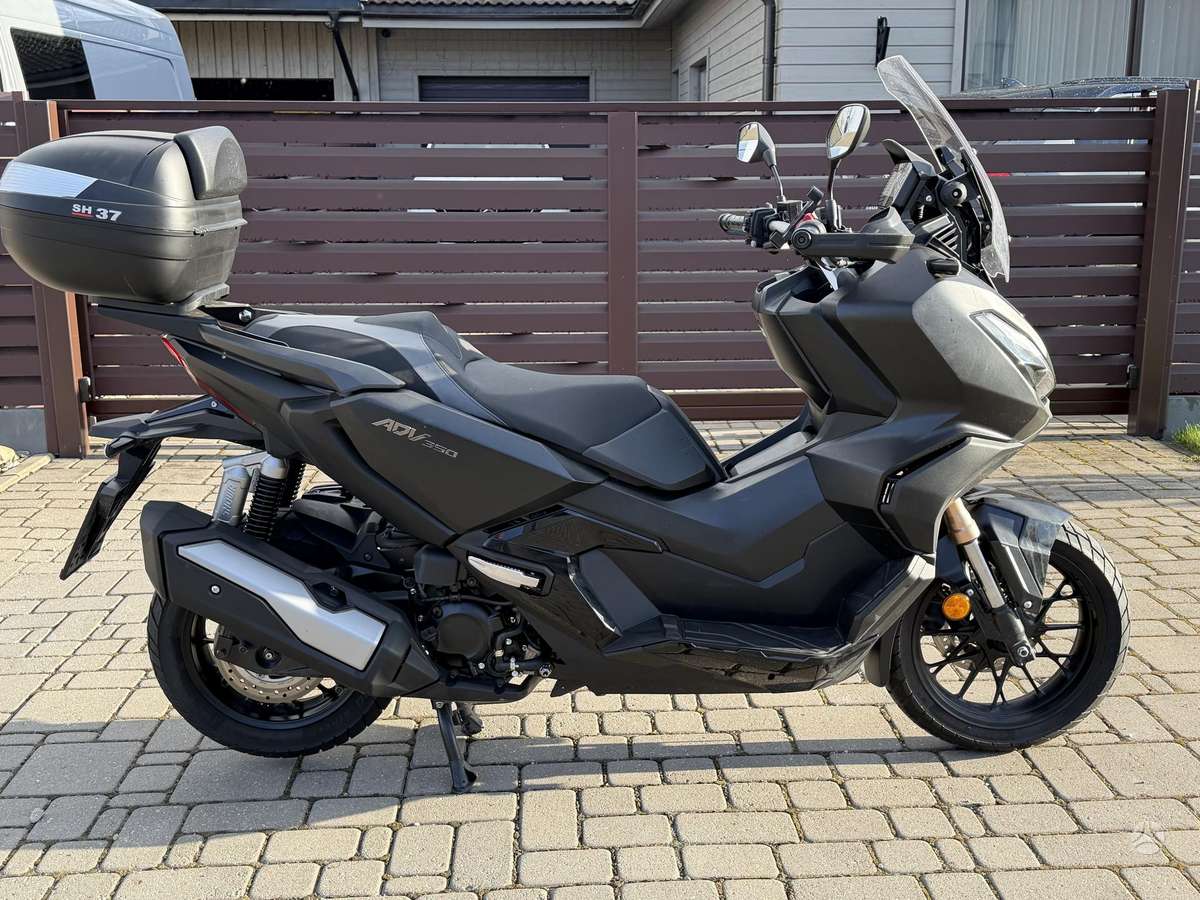 Honda ADV350 330cc, мотороллеры / мопеды