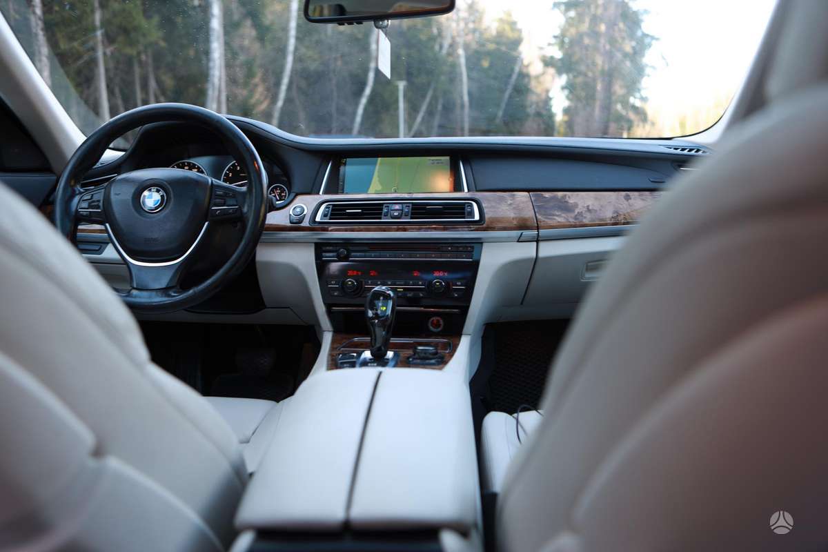 BMW 740, 3.0 l., Седан