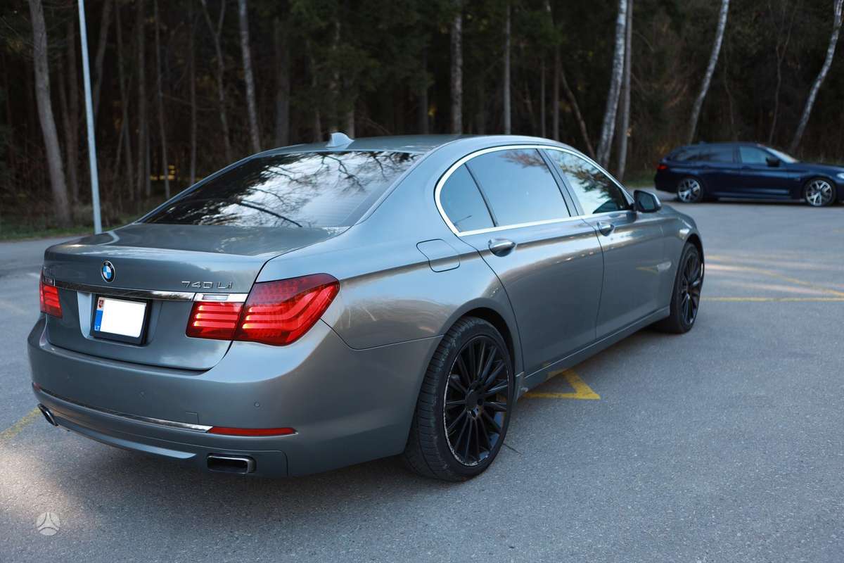 BMW 740, 3.0 l., Седан