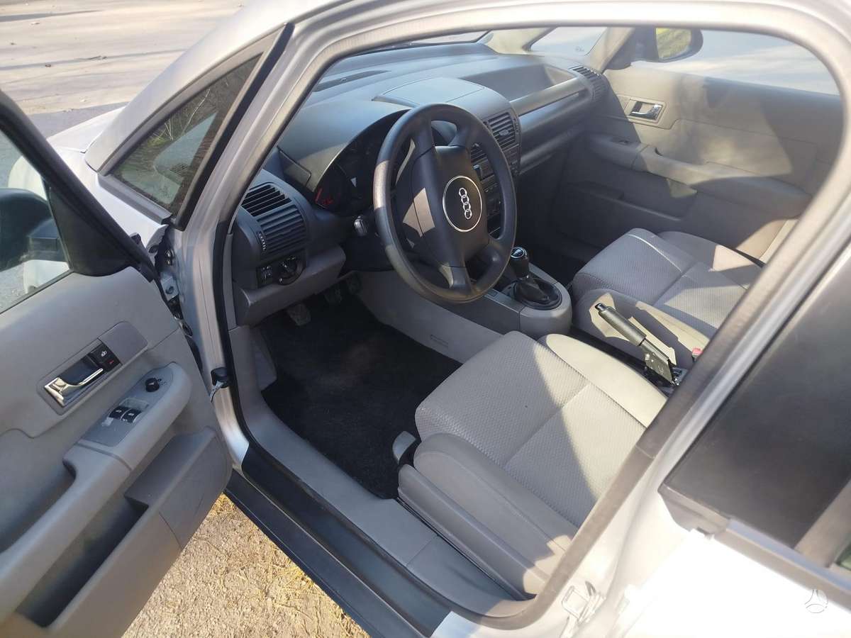 Audi A2, 1.4 l., Седан