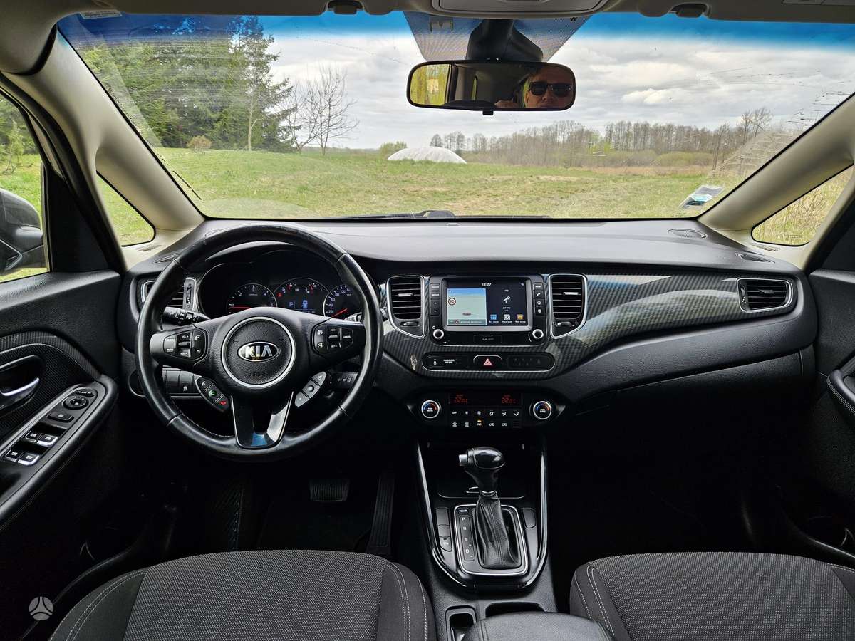 Kia Carens, 1.7 l., Минивэн