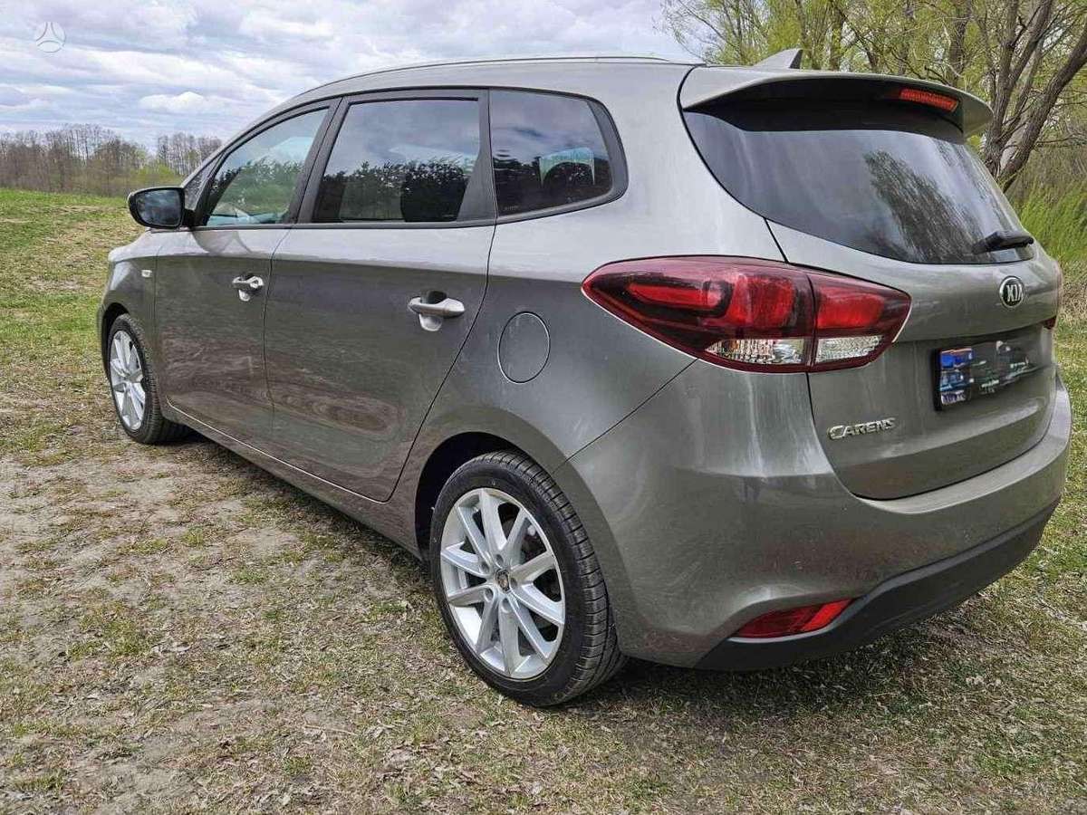 Kia Carens, 1.7 l., Минивэн