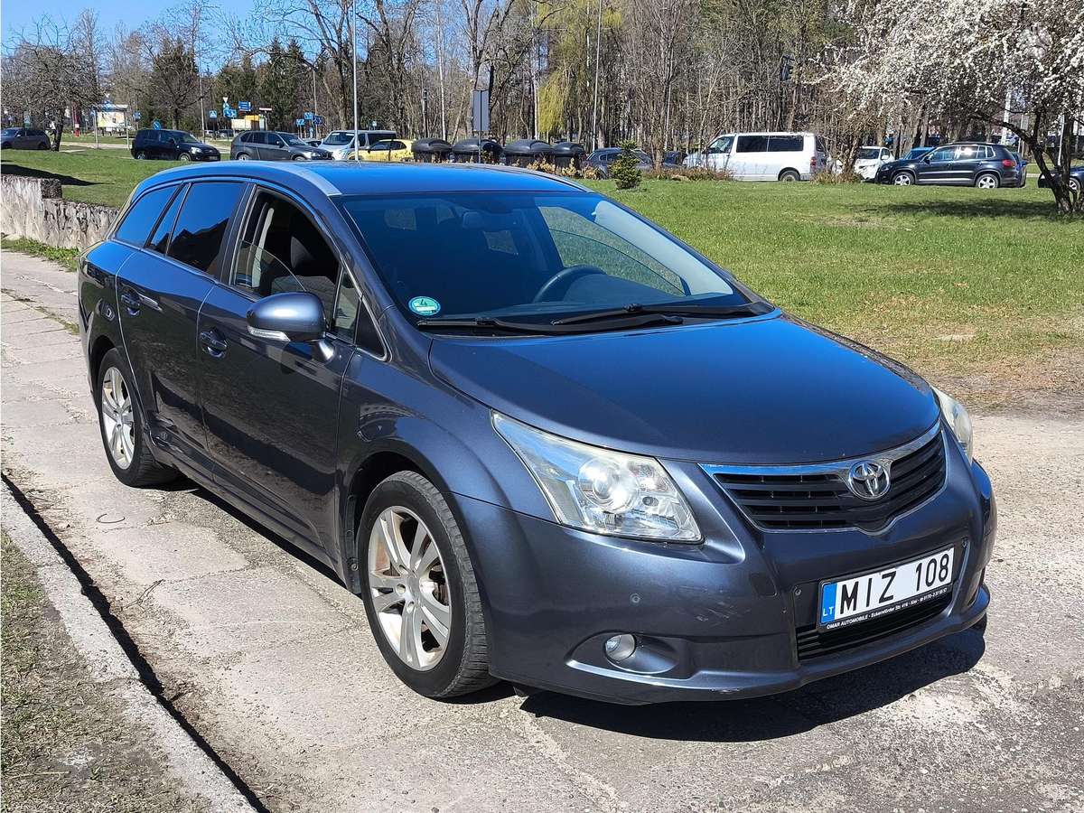Toyota Avensis - 1