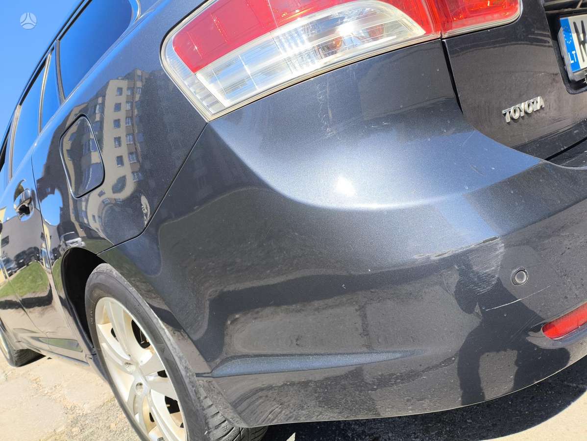 Toyota Avensis - 12
