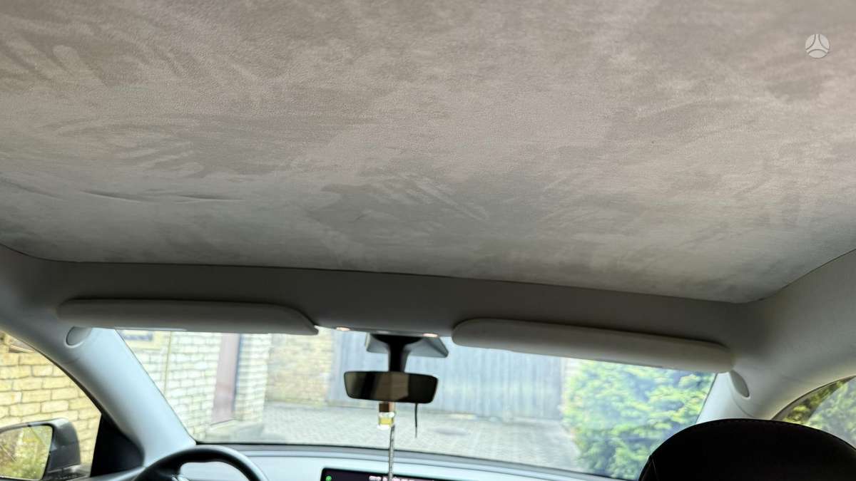 Tesla Model Y, 81 kWh, hatchback