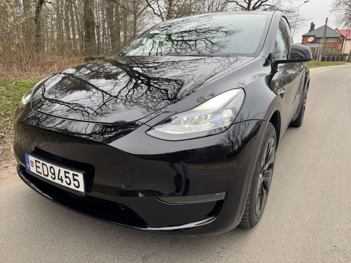 Tesla Model Y, 60 kWh, off-road / crossover