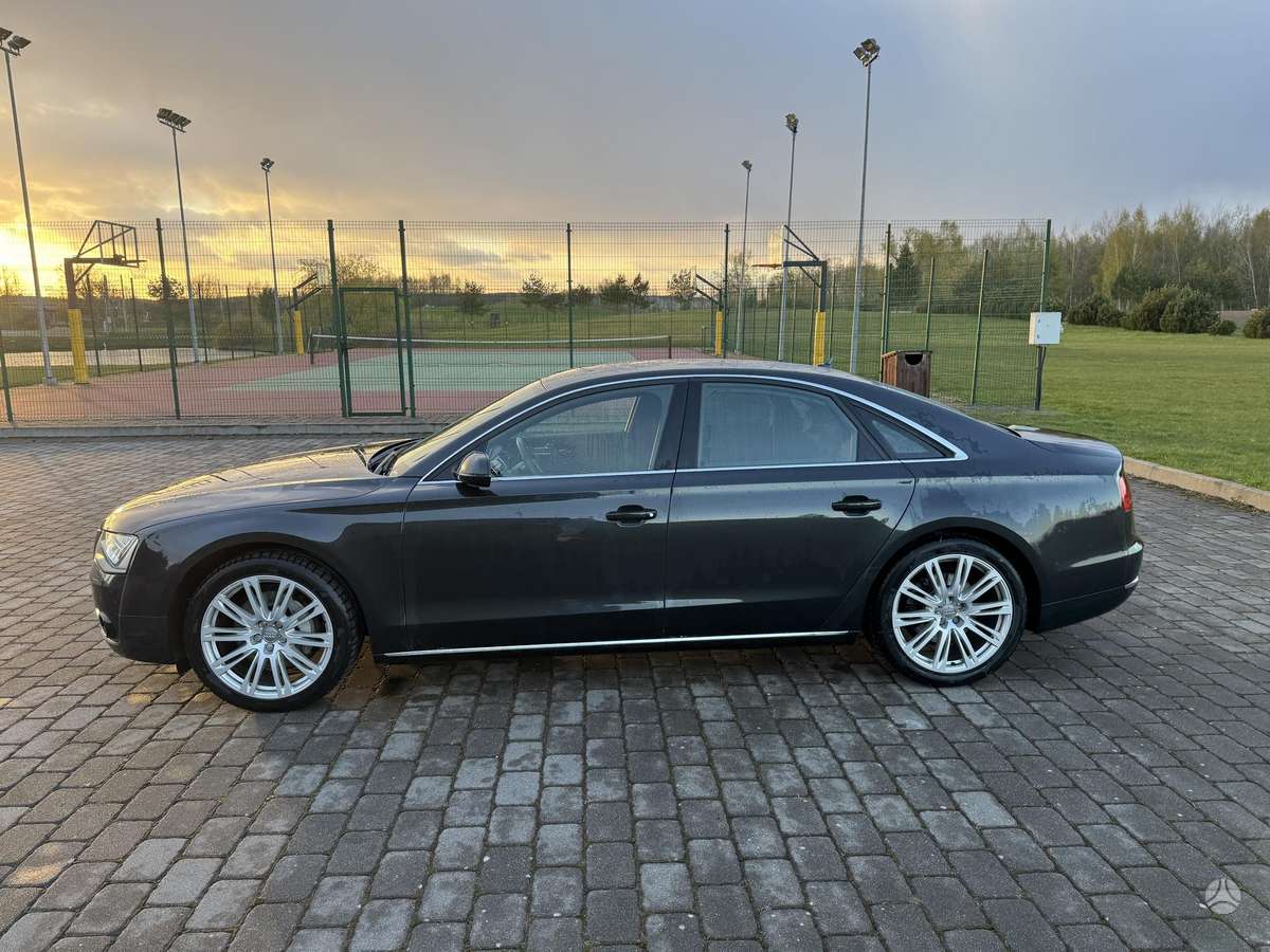 Audi A8, 3.0 l., Седан