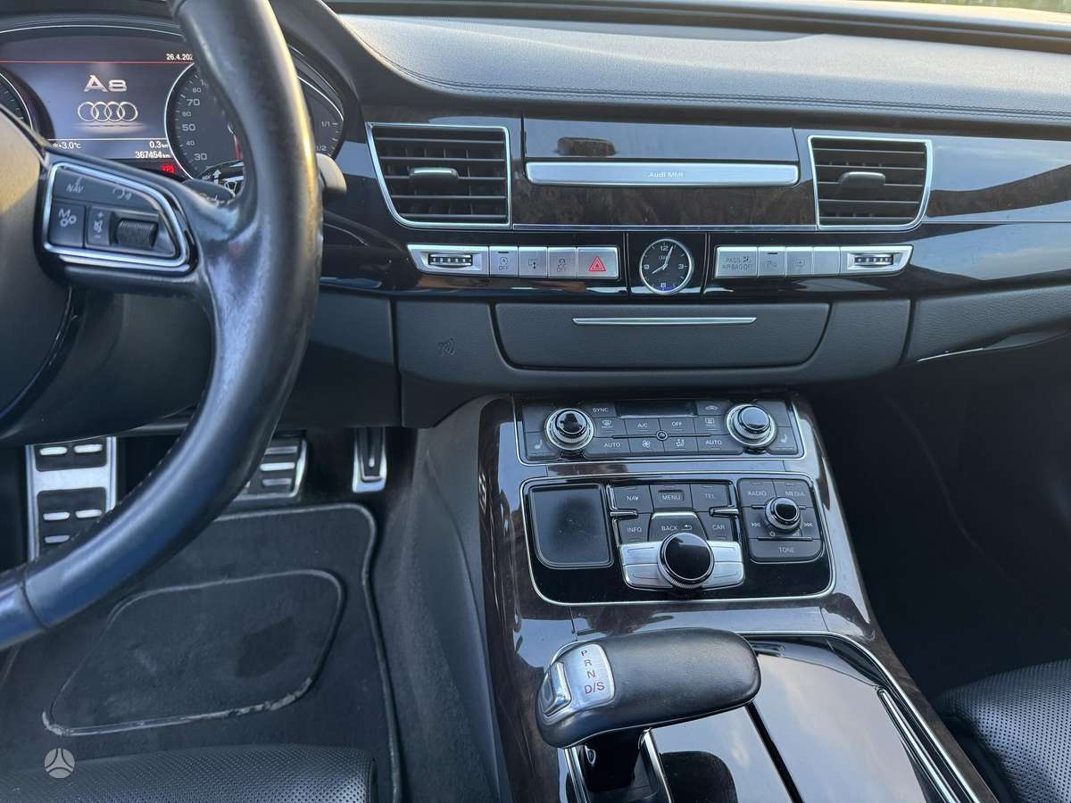 Audi A8, 3.0 l., Седан