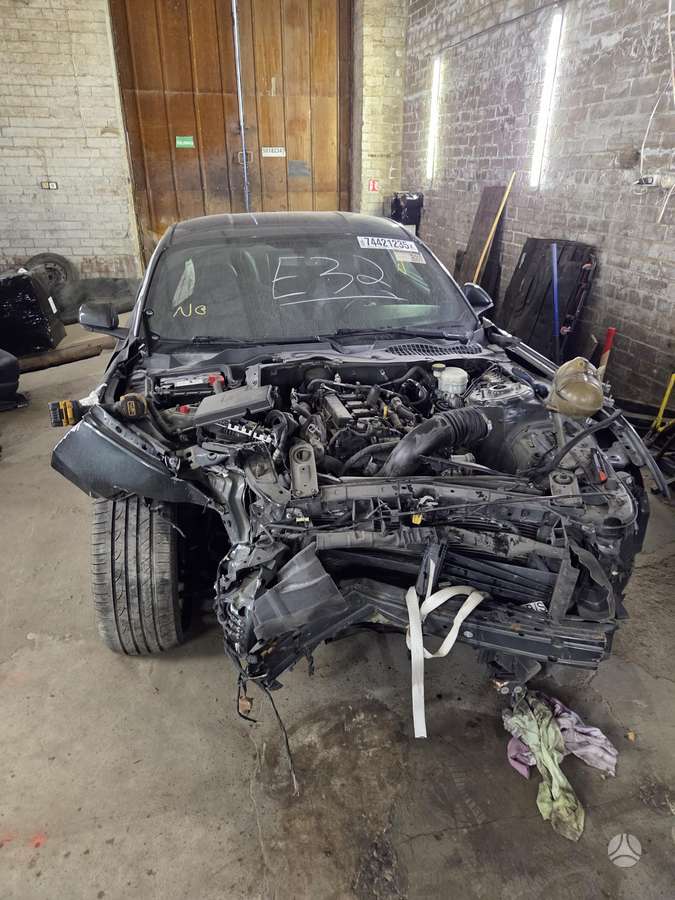 Ford Mustang Dalis siunčiame