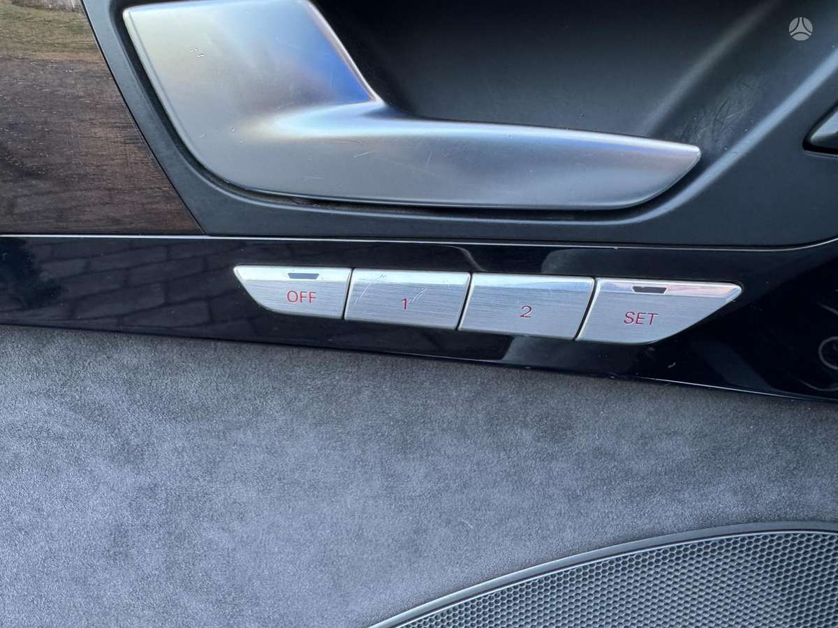Audi A8, 3.0 l., Седан