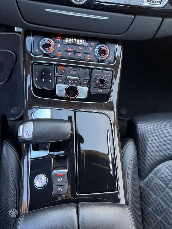 Audi A8, 3.0 l., Седан